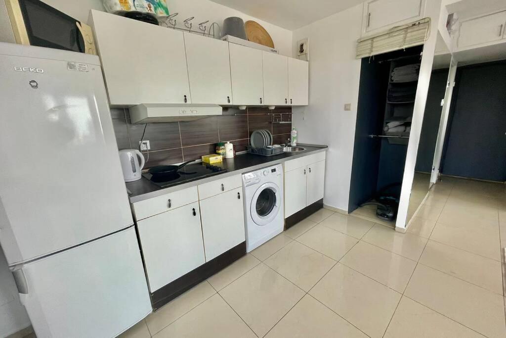 Sawa Apartment 2Xmetro Wifi 500 Mbs 50'Tv Netflix Hbo Appletv+ Warschau Exterior foto
